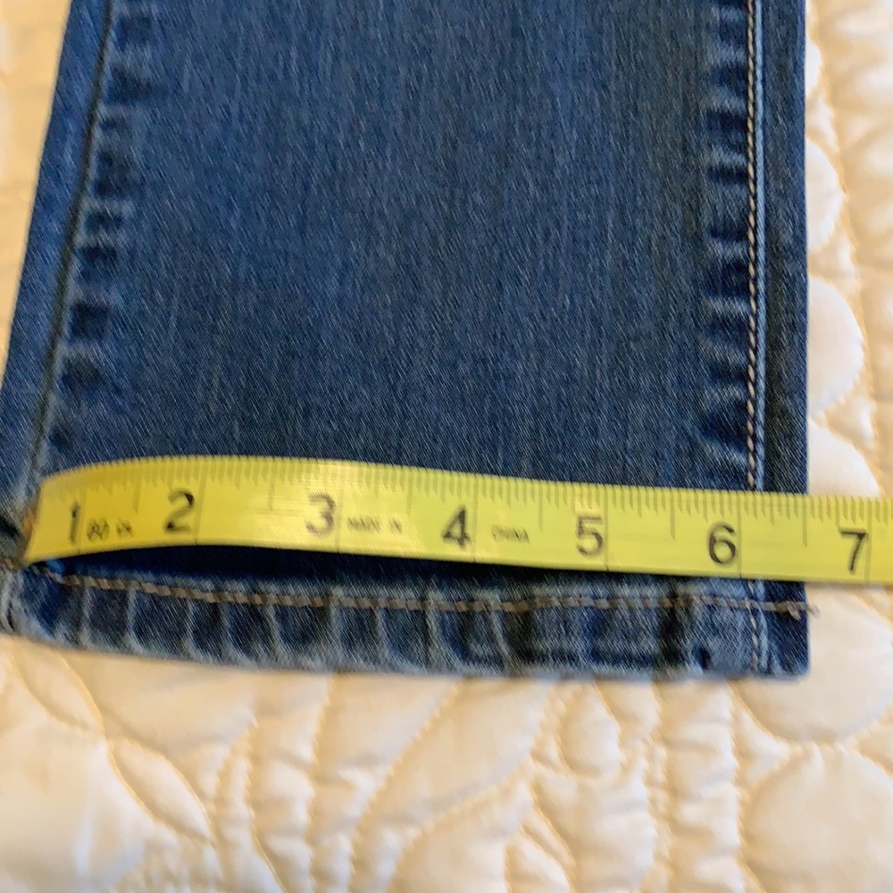 Classic Levi’s - Picture 5 of 7